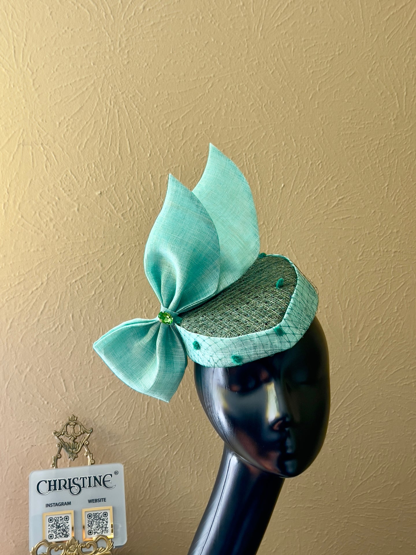 Green hat base - bow in turquoise and cover crown