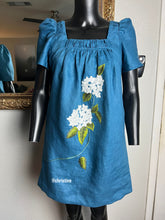 Load image into Gallery viewer, Jenna dress in linen embroidered flowers
