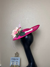 Load image into Gallery viewer, Fushia Pink hat white flower pearls
