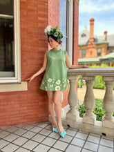 Load image into Gallery viewer, Kira dress in green Rhinestones pearls 3D flowers
