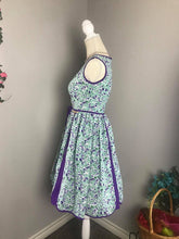Load image into Gallery viewer, Lobell Dress in Bloom flower silk cotton - Shop women style vintage, Audrey Hepburn jackets online -Christine
