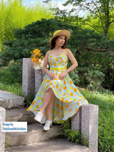 Load image into Gallery viewer, Juliet Dress in Lemon Print cotton size S - Shop women style vintage, Audrey Hepburn jackets online -Christine

