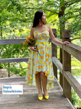 Load image into Gallery viewer, Juliet Dress in Lemon Print cotton size S - Shop women style vintage, Audrey Hepburn jackets online -Christine
