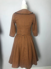 Load image into Gallery viewer, Lisa Collar suit in Tweed Fall plaid patterns - Shop women style vintage, Audrey Hepburn jackets online -Christine
