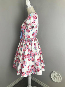 Bella Dress in Rose blooms cotton size S - Shop women style vintage, Audrey Hepburn jackets online -Christine