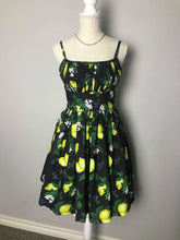 Load image into Gallery viewer, Lana Dress in lemon print cotton Size S - Shop women style vintage, Audrey Hepburn jackets online -Christine
