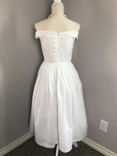 Load image into Gallery viewer, Caroline Dress in White Taffeta - Shop women style vintage, Audrey Hepburn jackets online -Christine
