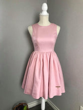 Load image into Gallery viewer, Audrey Dress in Powder Pink linen - Shop women style vintage, Audrey Hepburn jackets online -Christine
