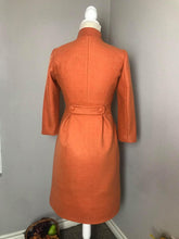 Load image into Gallery viewer, Audrey coat in Tweed patterns Orange  free matching pink dress size S - Shop women style vintage, Audrey Hepburn jackets online -Christine
