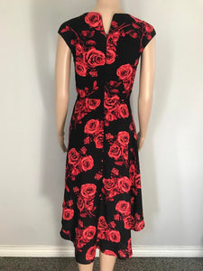 Minyoung dress in red roses