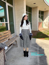 Load image into Gallery viewer, Lisa skirt Tweet patterns and white blouse in cotton - Shop women style vintage, Audrey Hepburn jackets online -Christine

